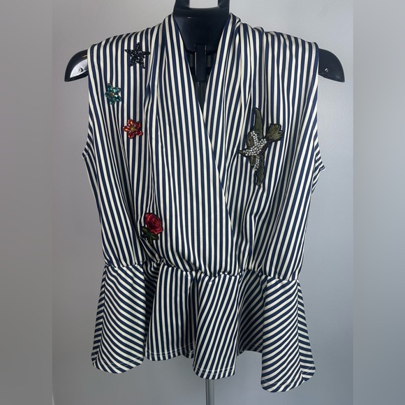 Navy Striped Sleeveless Blouse with Embroidery size 16 my sisters closet - Picture 1 of 9